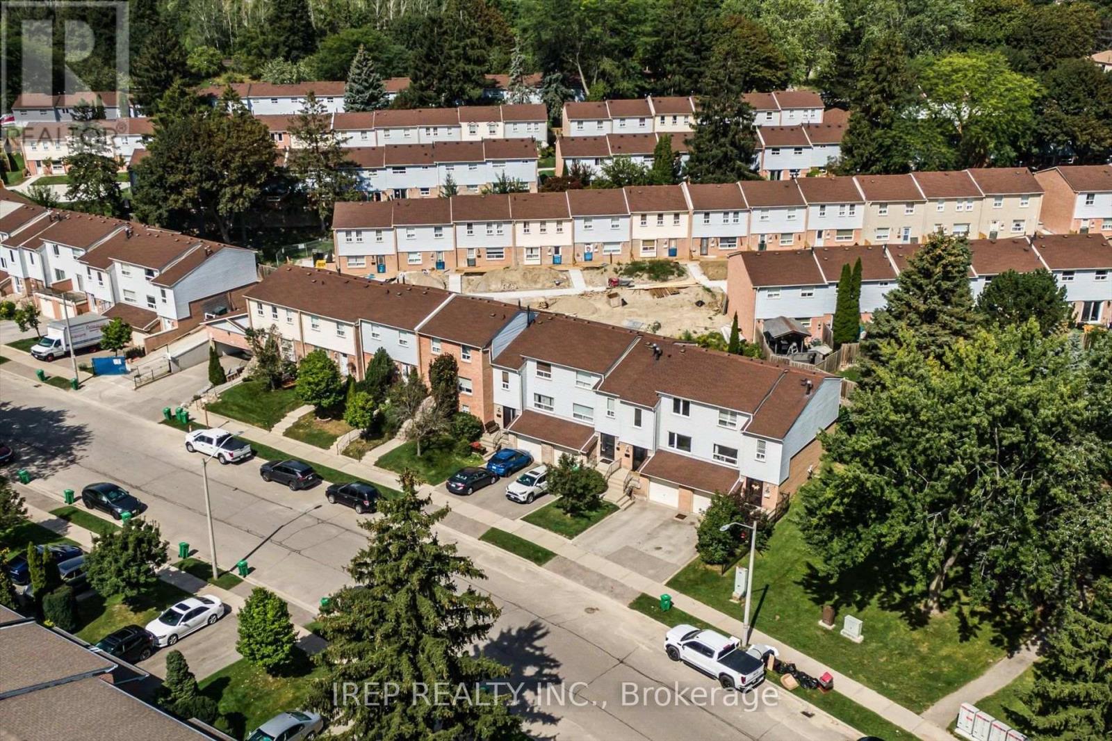 43 - 1055 SHAWNMARR ROAD Mississauga (Port Credit) Ontario Canada L5H3V2 2