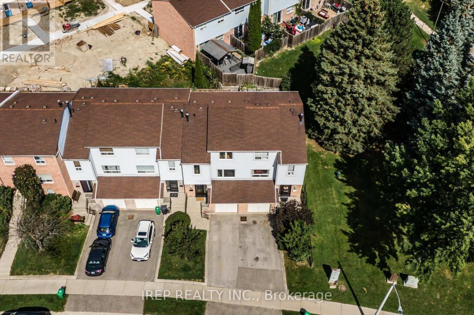 43 - 1055 SHAWNMARR ROAD Mississauga (Port Credit) Ontario Canada L5H3V2 3
