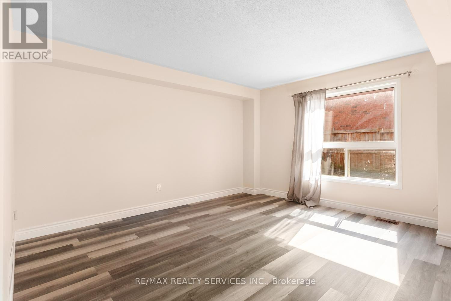 4 Farthingale Crescent, Brampton, Ontario  L7A 1R3 - Photo 11 - W13763224