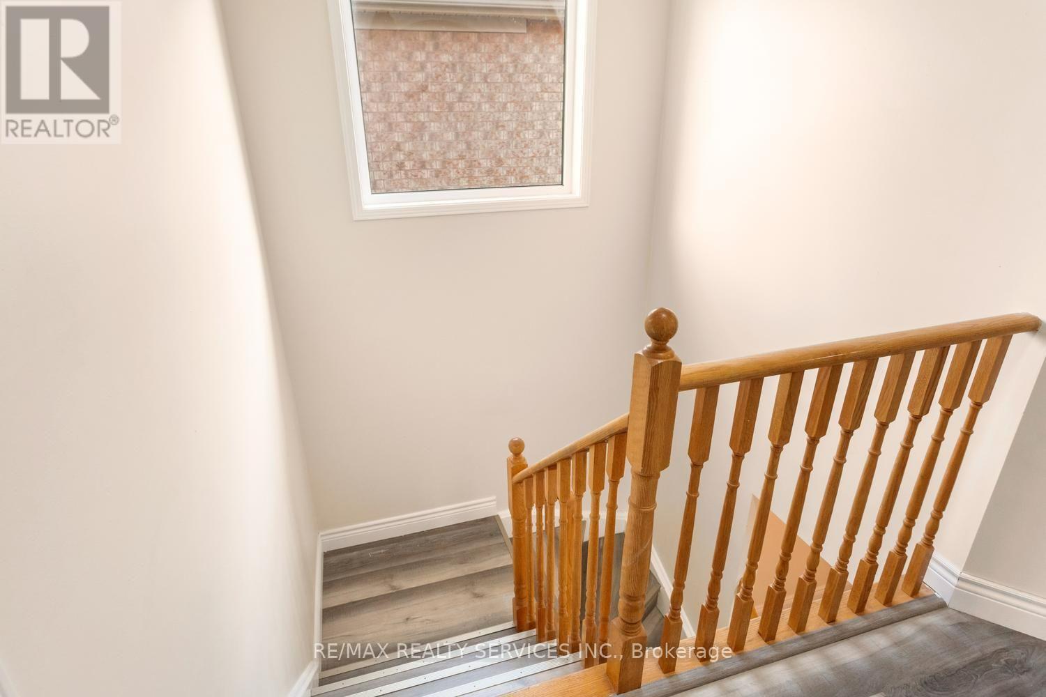 4 Farthingale Crescent, Brampton, Ontario  L7A 1R3 - Photo 14 - W13763224