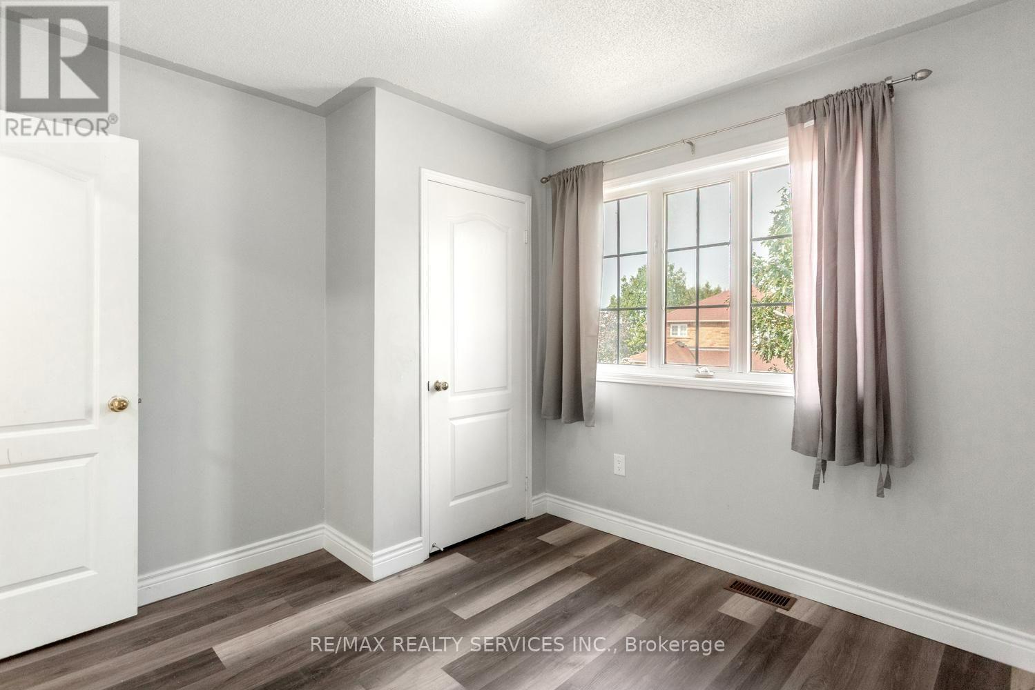 4 Farthingale Crescent, Brampton, Ontario  L7A 1R3 - Photo 30 - W13763224