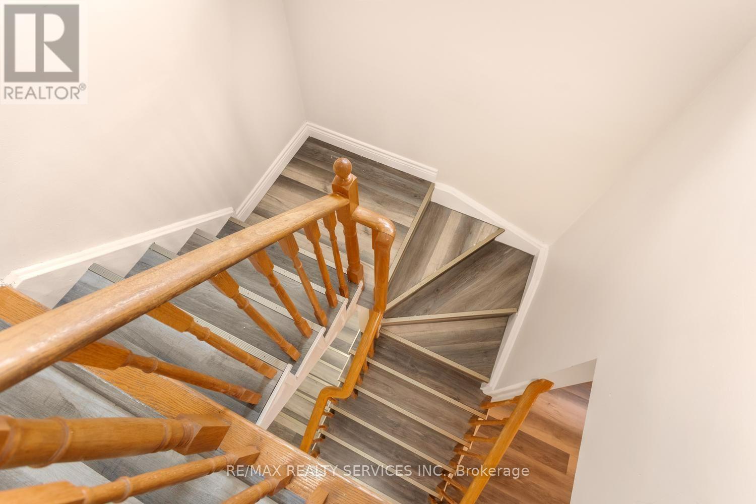 4 Farthingale Crescent, Brampton, Ontario  L7A 1R3 - Photo 31 - W13763224