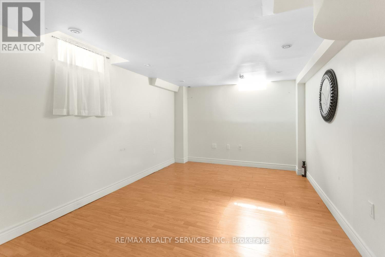 4 Farthingale Crescent, Brampton, Ontario  L7A 1R3 - Photo 33 - W13763224