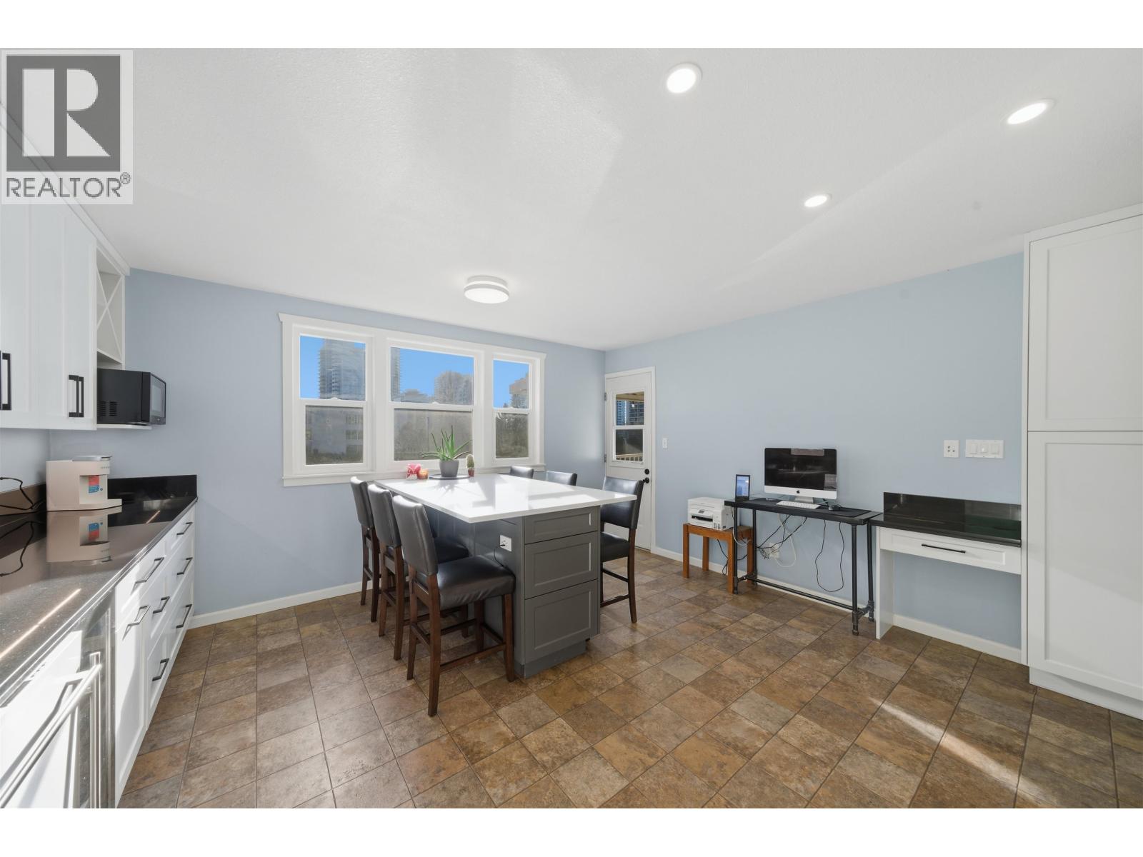 4468 Graveley Street, Burnaby, British Columbia V5C 3T8 - Photo 13 - R3163076
