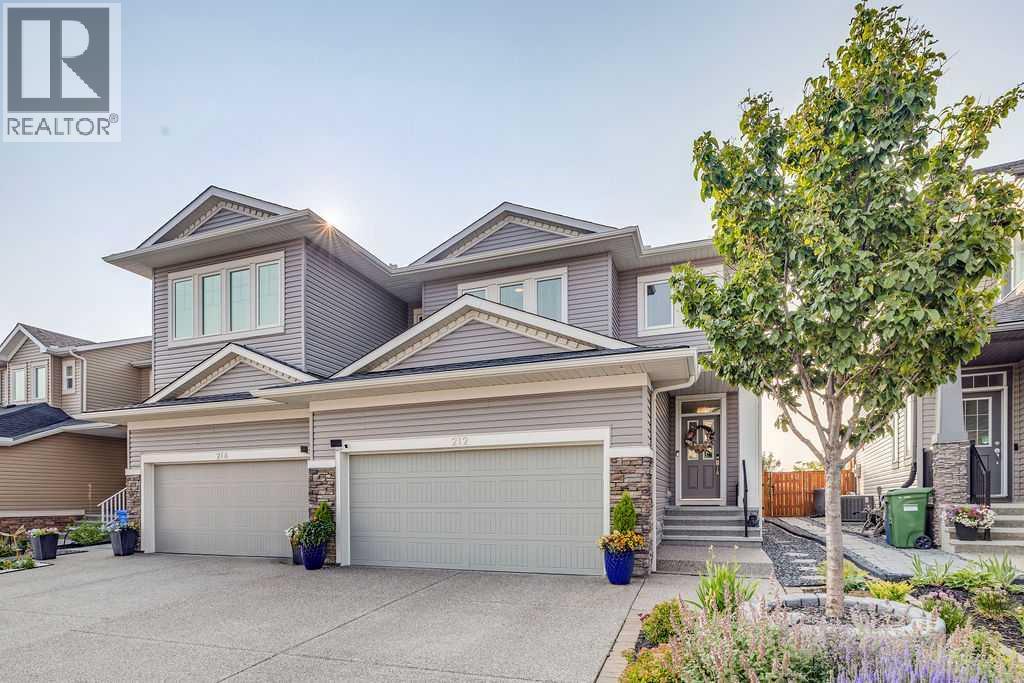 212 Evansglen Close NW, Calgary, Alberta  T3P 0P2 - Photo 1 - A2342645