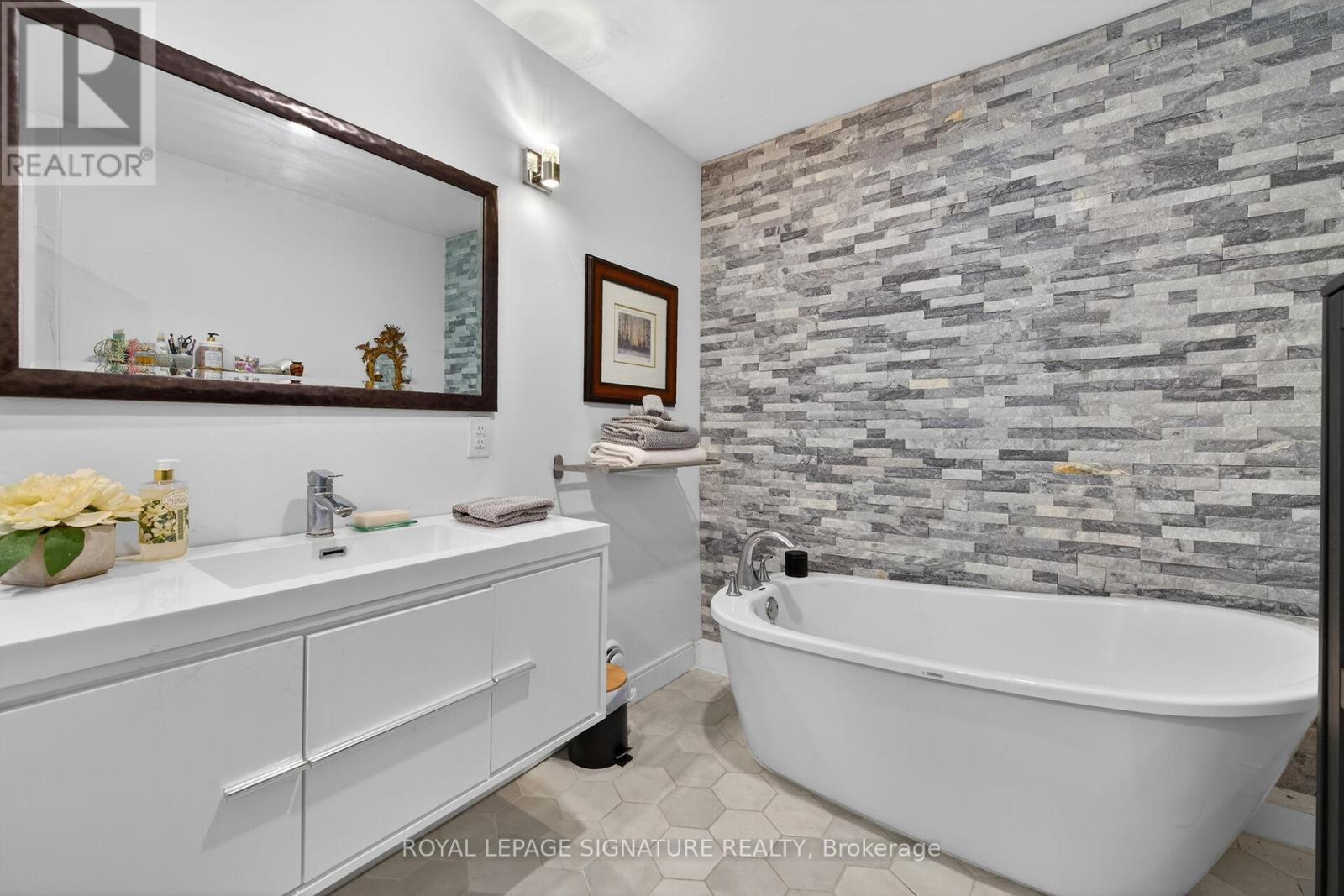 393 Marshagan Road, Haldimand, Ontario  N1A 2W2 - Photo 27 - X13763128