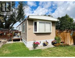 37, 5301 2 Street, Coalhurst, Alberta