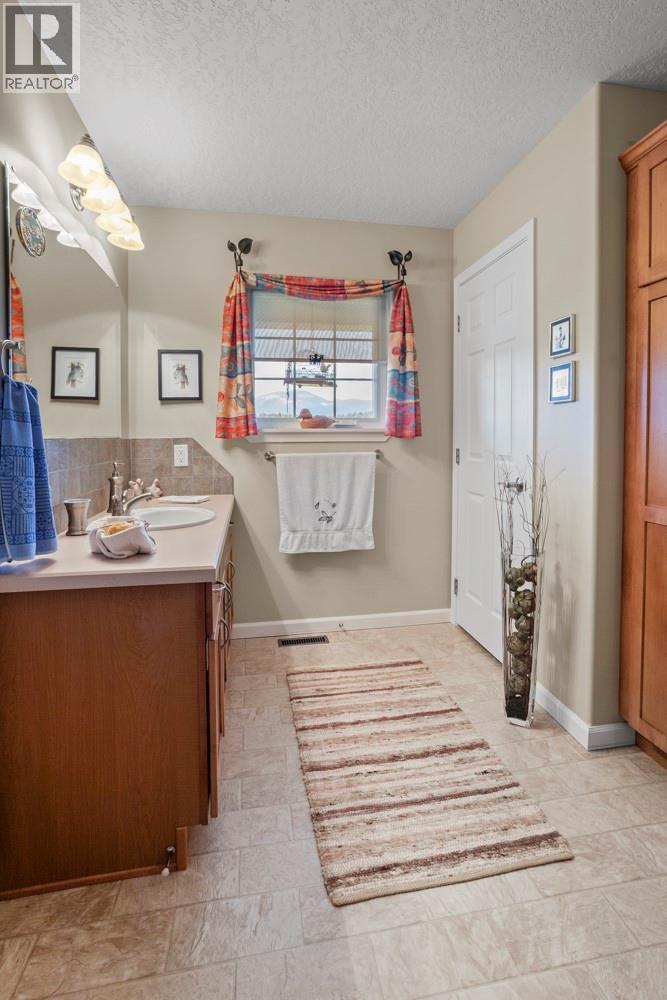 2372 20th Street, Lister, British Columbia  V0B 1G2 - Photo 17 - 10400375