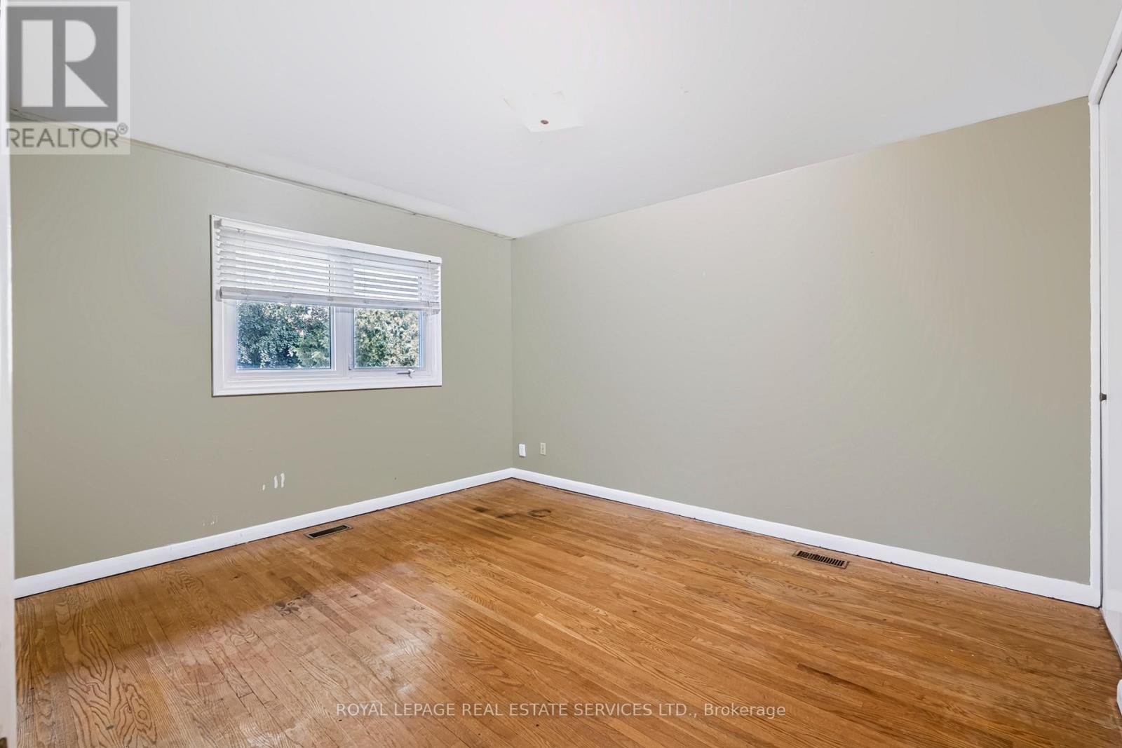 72 Sloane Avenue, Toronto, Ontario  M4A 2A7 - Photo 13 - C13763276