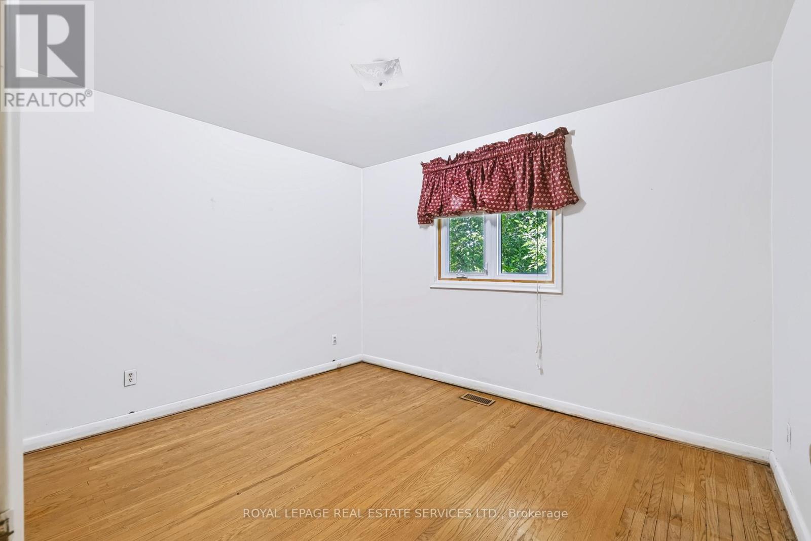72 Sloane Avenue, Toronto, Ontario  M4A 2A7 - Photo 14 - C13763276