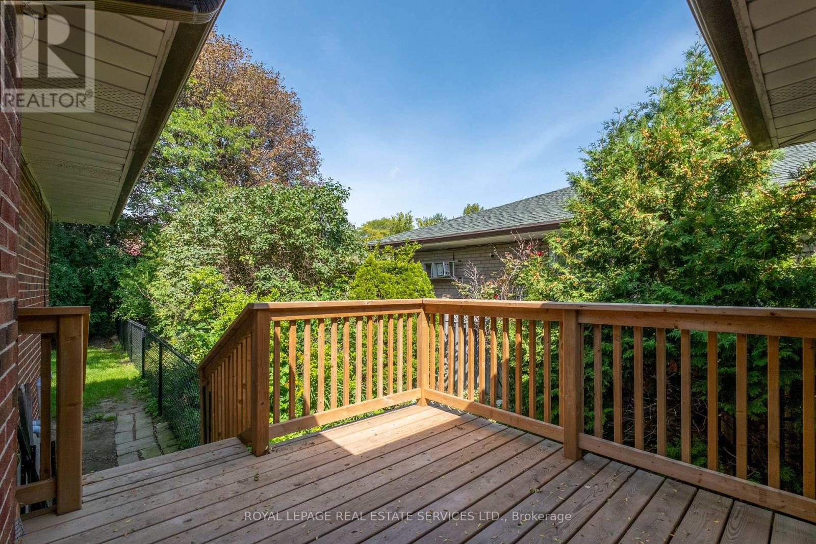 72 Sloane Avenue, Toronto, Ontario  M4A 2A7 - Photo 15 - C13763276