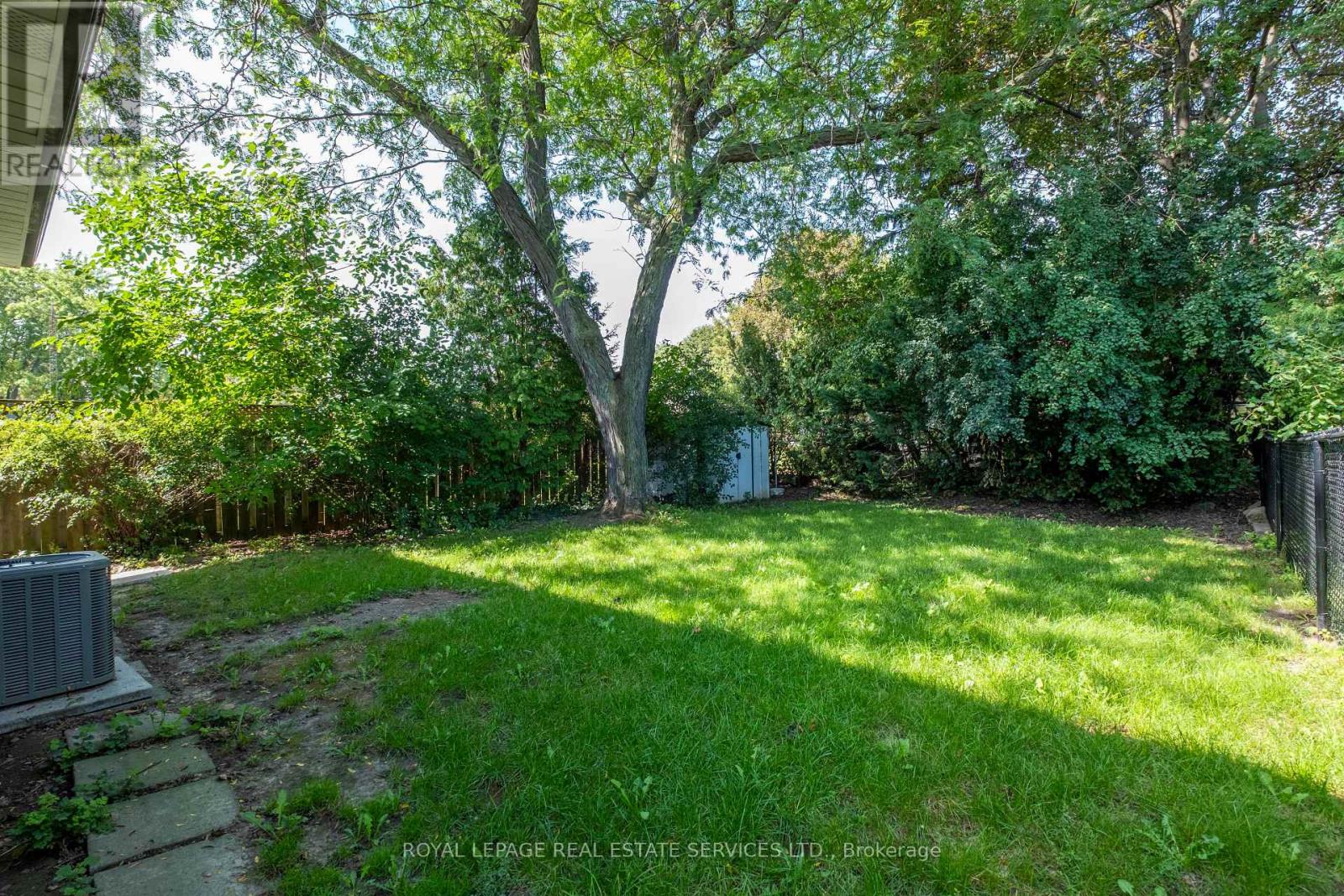 72 Sloane Avenue, Toronto, Ontario  M4A 2A7 - Photo 18 - C13763276