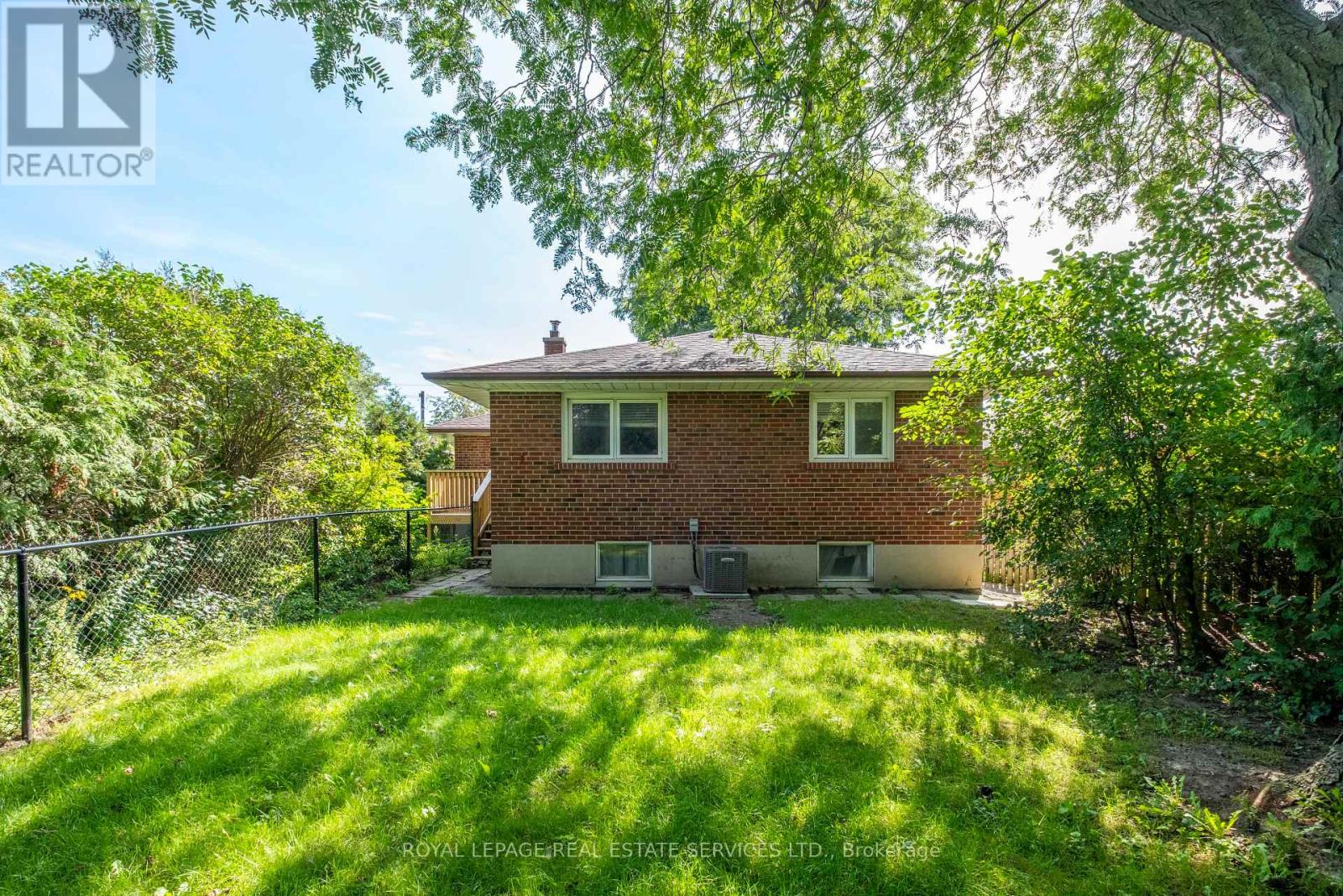 72 Sloane Avenue, Toronto, Ontario  M4A 2A7 - Photo 20 - C13763276