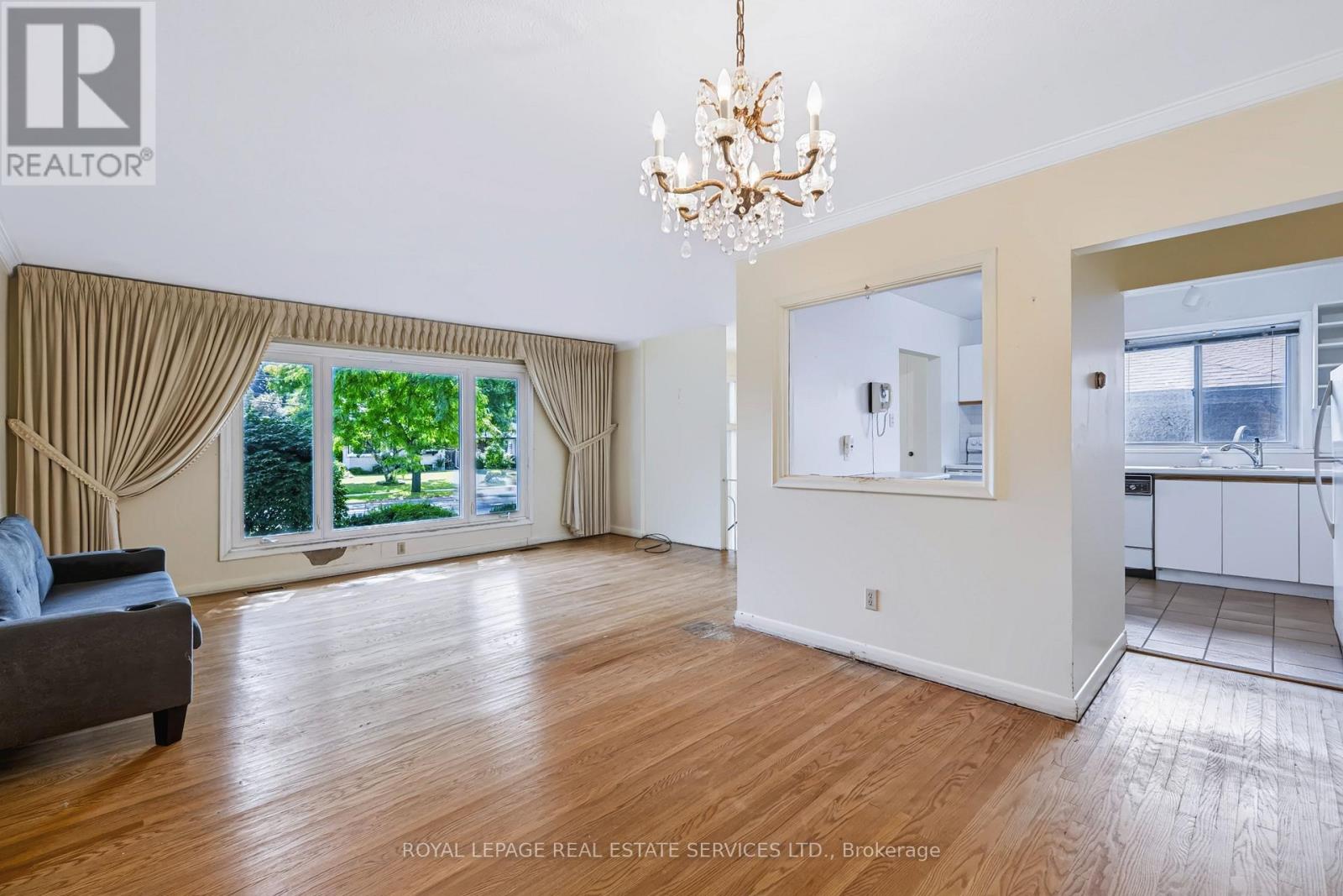 72 Sloane Avenue, Toronto, Ontario  M4A 2A7 - Photo 8 - C13763276