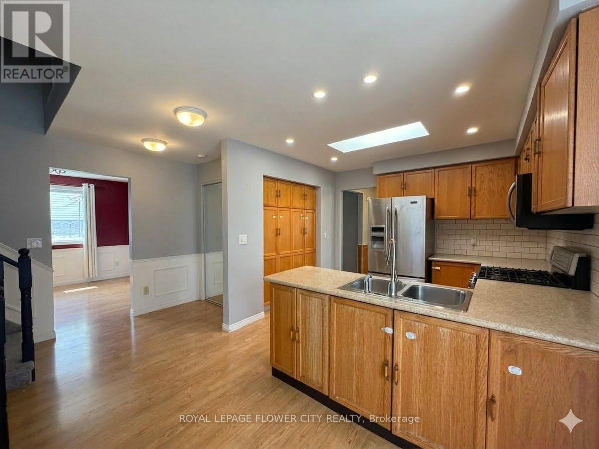 5 Pinedale Crescent, Clarington, Ontario  L1E 1C1 - Photo 2 - E13675694