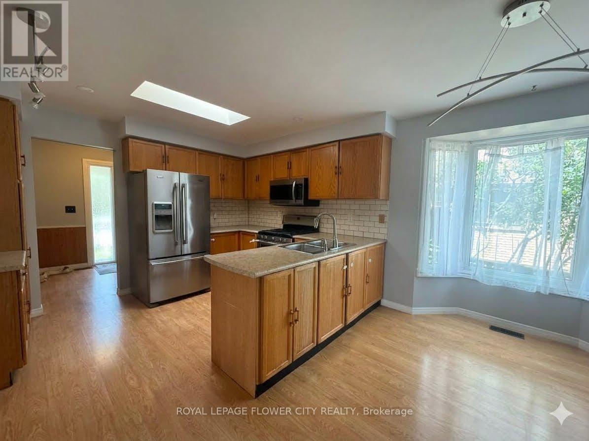 5 Pinedale Crescent, Clarington, Ontario  L1E 1C1 - Photo 3 - E13675694