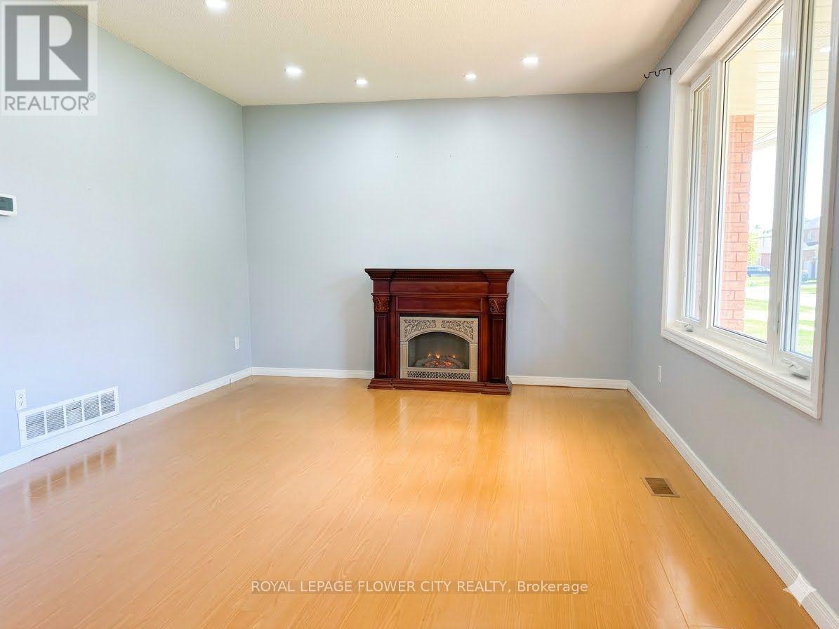 5 Pinedale Crescent, Clarington, Ontario  L1E 1C1 - Photo 5 - E13675694