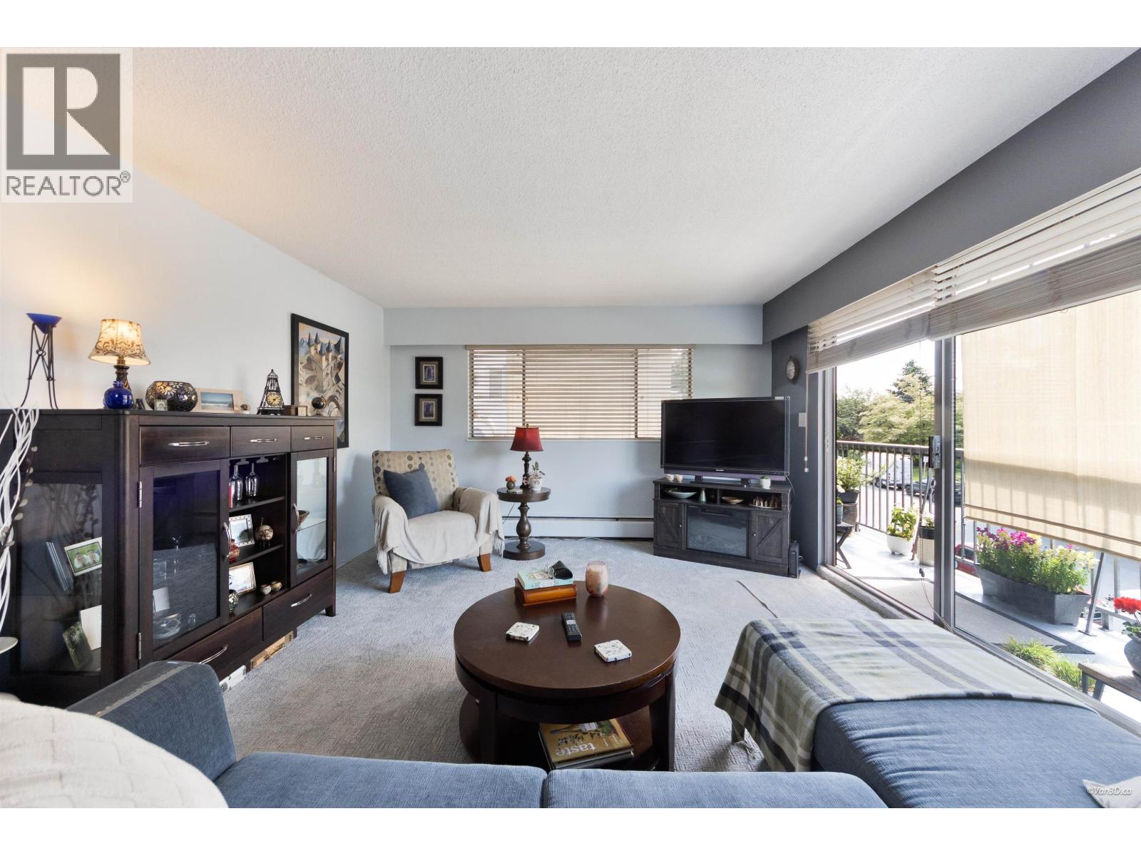 205 330 W 2nd Street, North Vancouver, British Columbia V7M 1E1 - Photo 2 - R3163535
