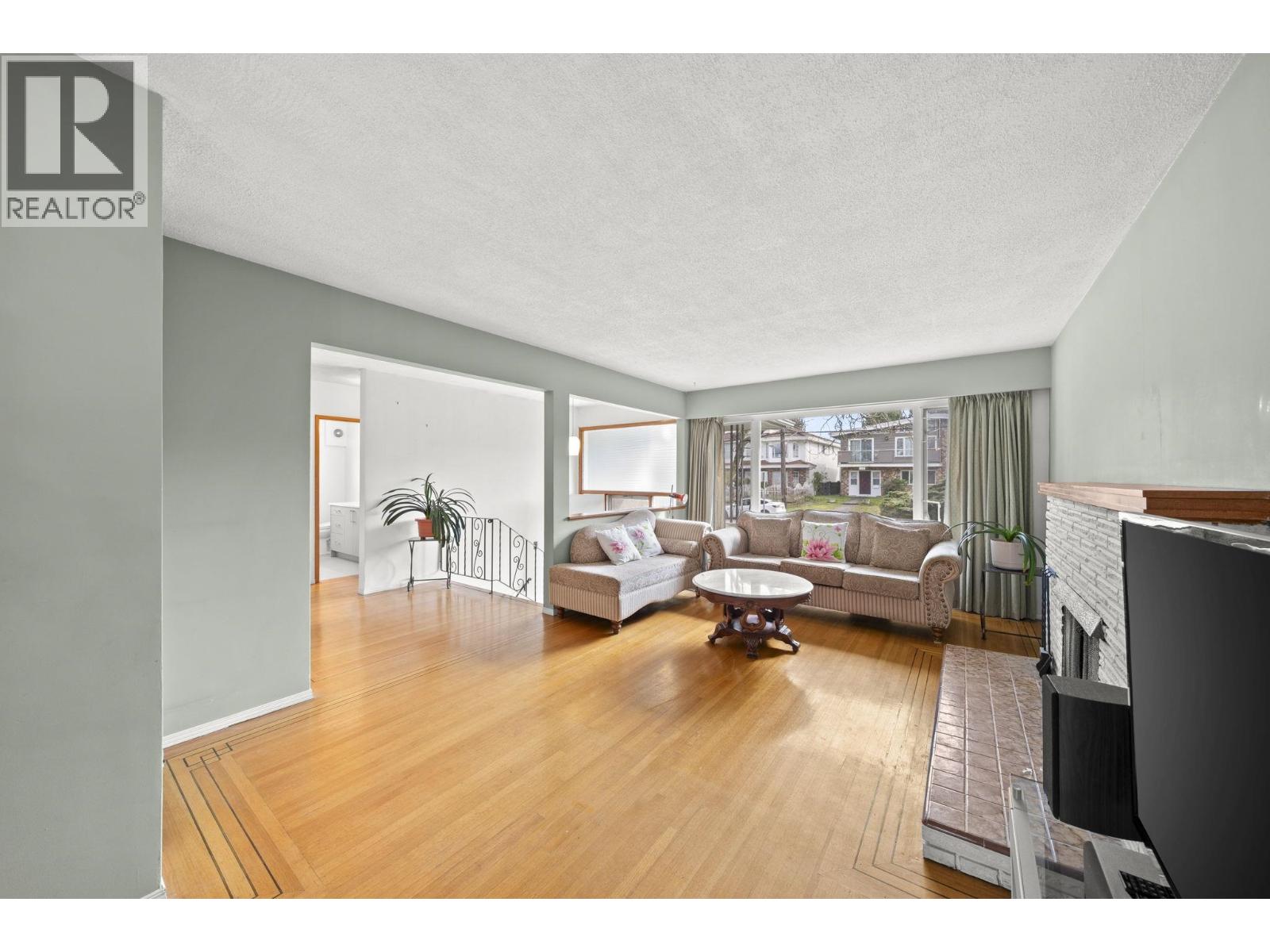 3783 Price Street, Burnaby, British Columbia  V5G 2K9 - Photo 3 - R3163498