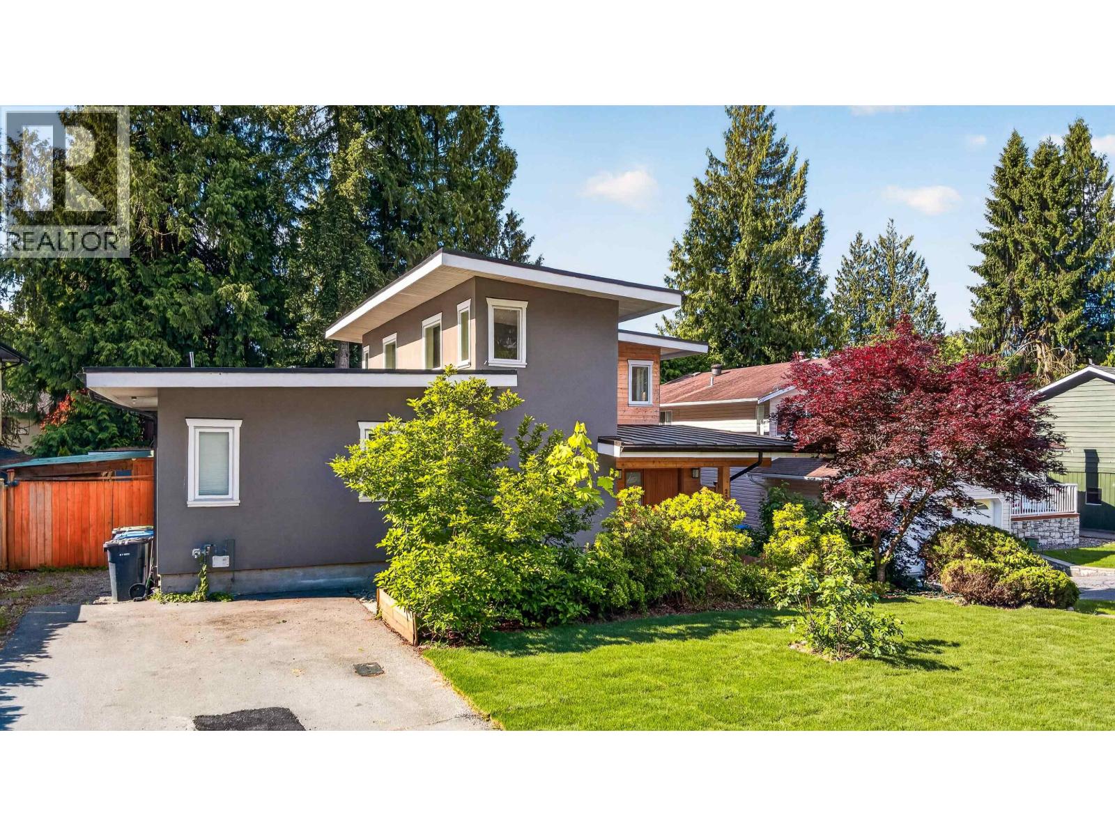 2388 Patricia Avenue, Port Coquitlam, British Columbia  V3B 2H3 - Photo 2 - R3163506