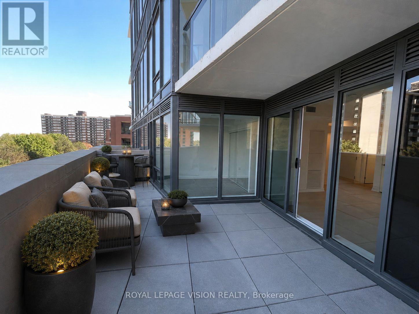 503 - 4010 Eglinton Avenue W, Toronto, Ontario  M9A 0G5 - Photo 1 - W13763260