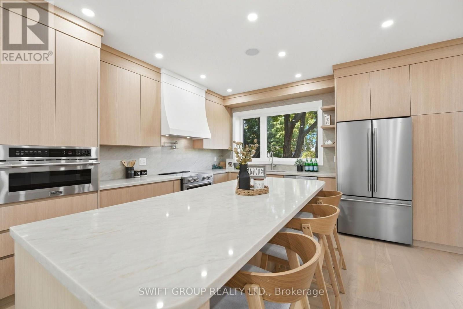 20 Boylen Street, Toronto (Humberlea-Pelmo Park), Ontario  M9N 2W4 - Photo 10 - W13763284