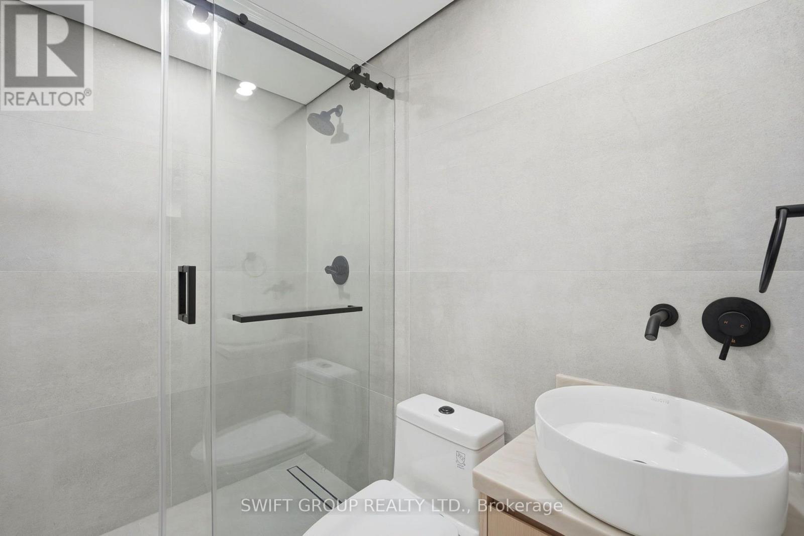 20 Boylen Street, Toronto (Humberlea-Pelmo Park), Ontario  M9N 2W4 - Photo 37 - W13763284