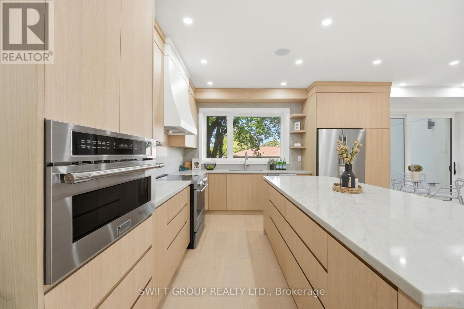 20 Boylen Street, Toronto (Humberlea-Pelmo Park), Ontario  M9N 2W4 - Photo 8 - W13763284