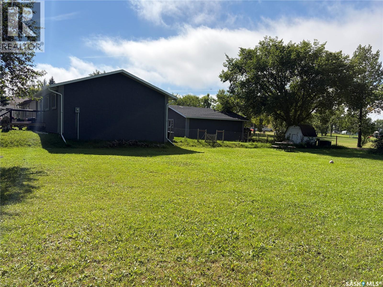 81 Horkoff AVENUE photo 38