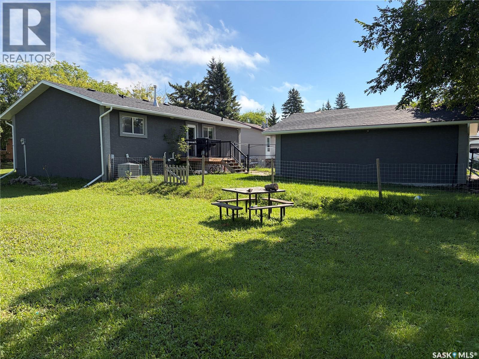 81 Horkoff AVENUE photo 36