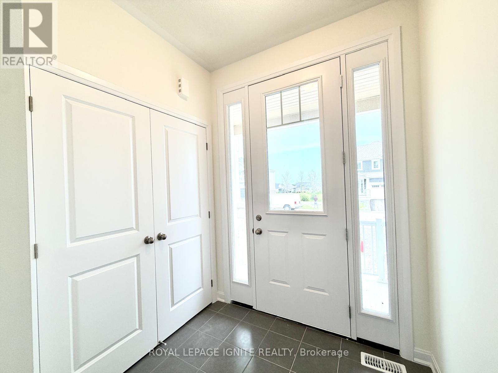 21 Royal Oak Crescent, Loyalist (Bath), Ontario  K0H 1G0 - Photo 3 - X13763282