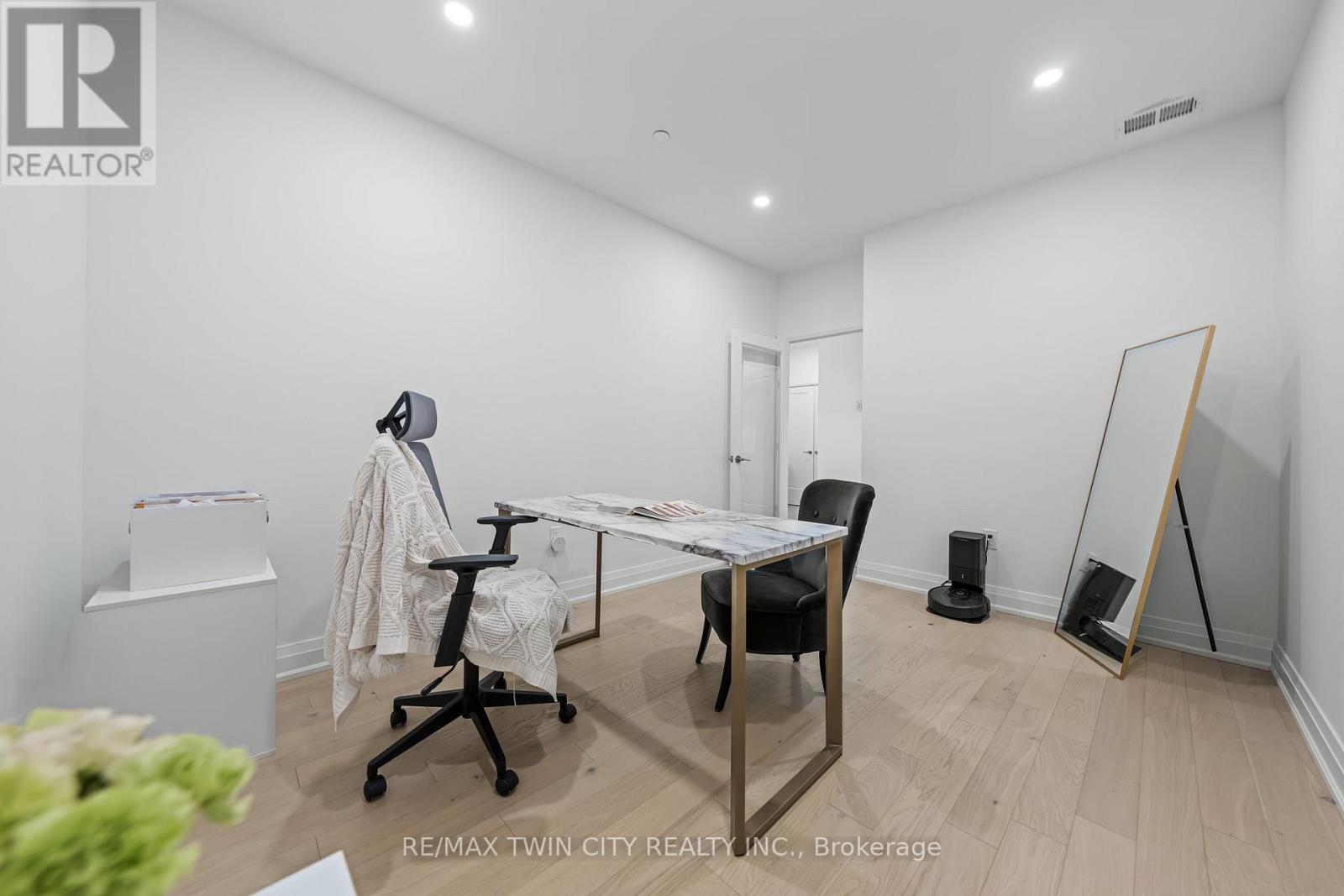 601 - 71 Wyndham Street S, Guelph, Ontario  N1E 5R3 - Photo 34 - X13763288