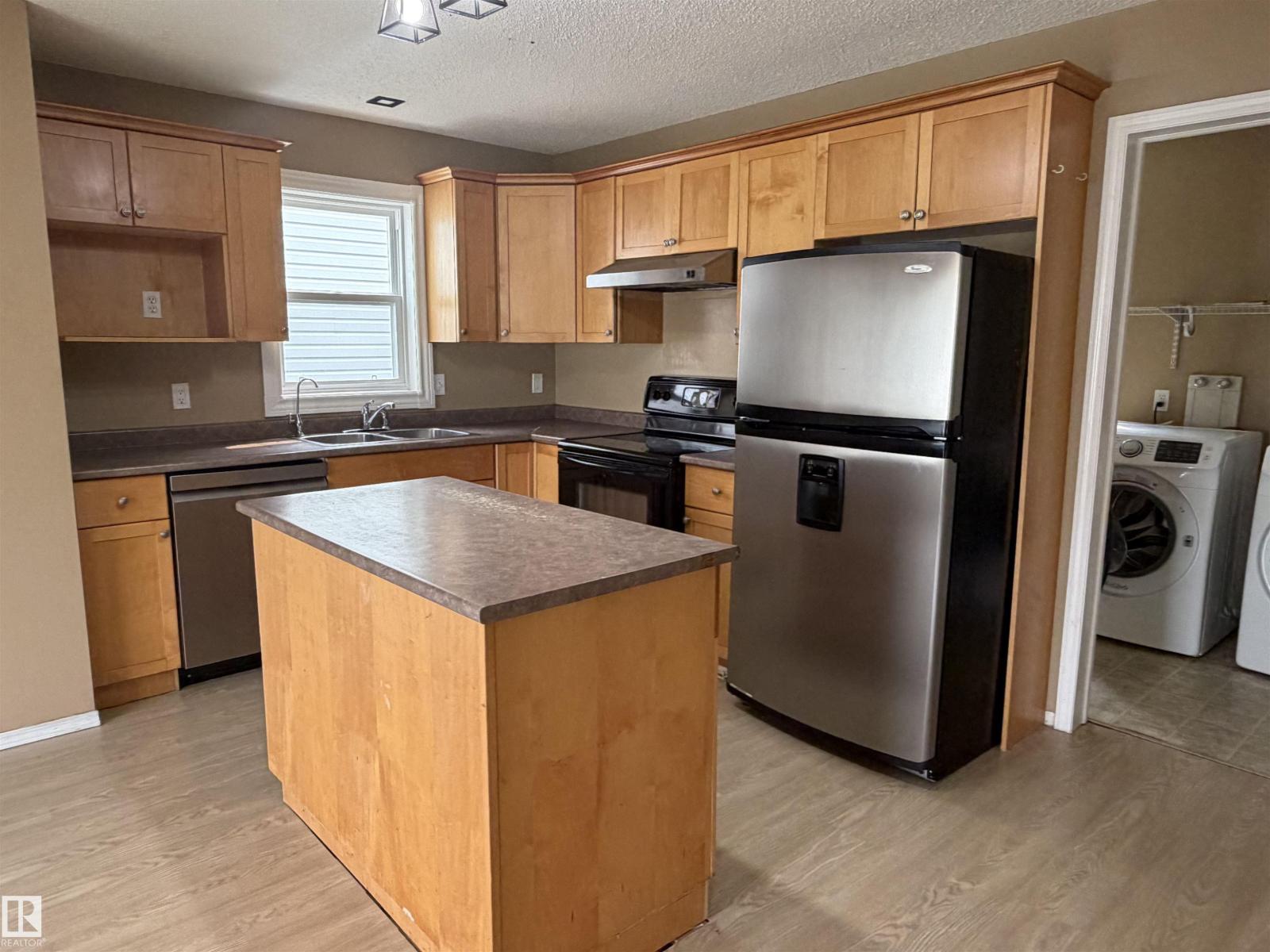 1750 Tomlinson Cm NW, Edmonton, Alberta  T6R 2W5 - Photo 5 - E4507800