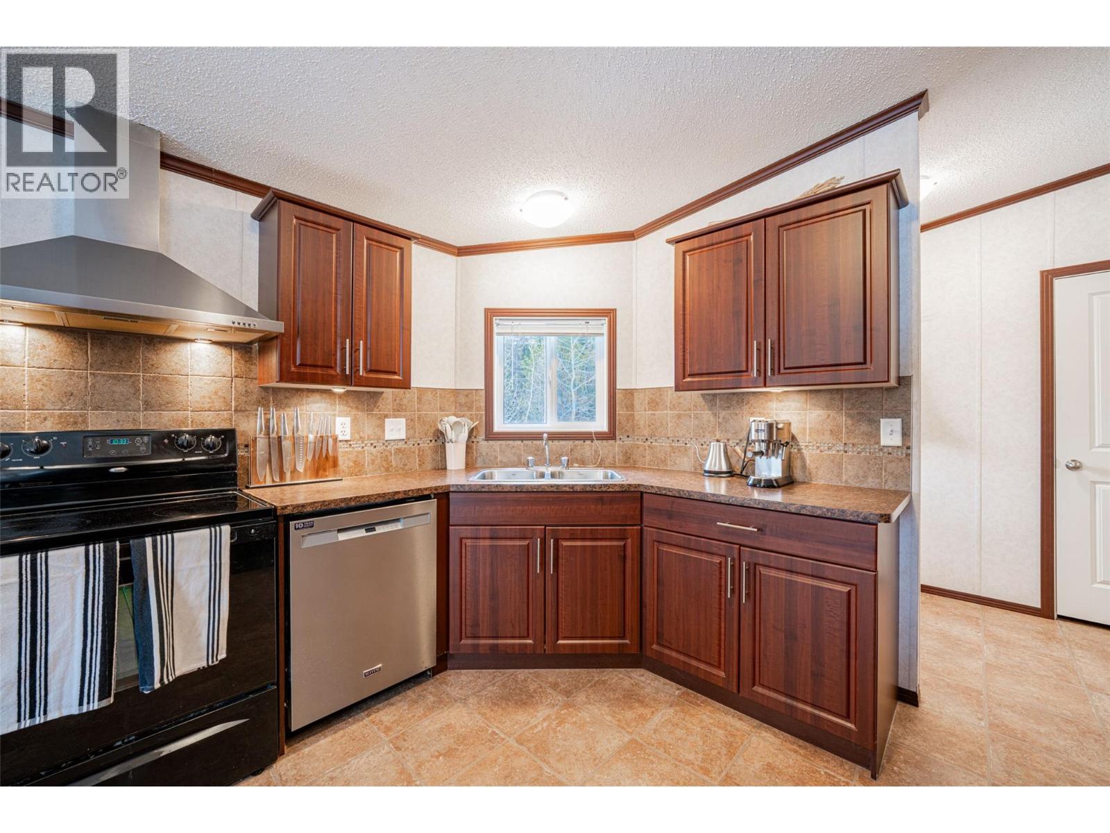 650 Bluenose Road, Vernon, British Columbia  V1B 3E7 - Photo 18 - 10378524