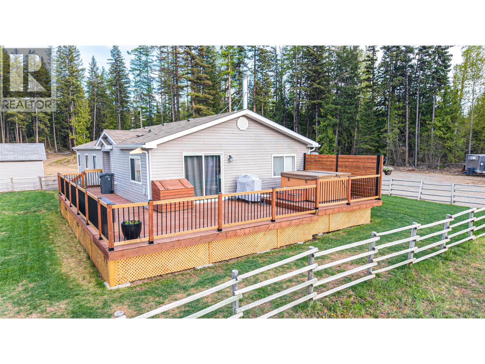 650 Bluenose Road, Vernon, British Columbia  V1B 3E7 - Photo 1 - 10378524