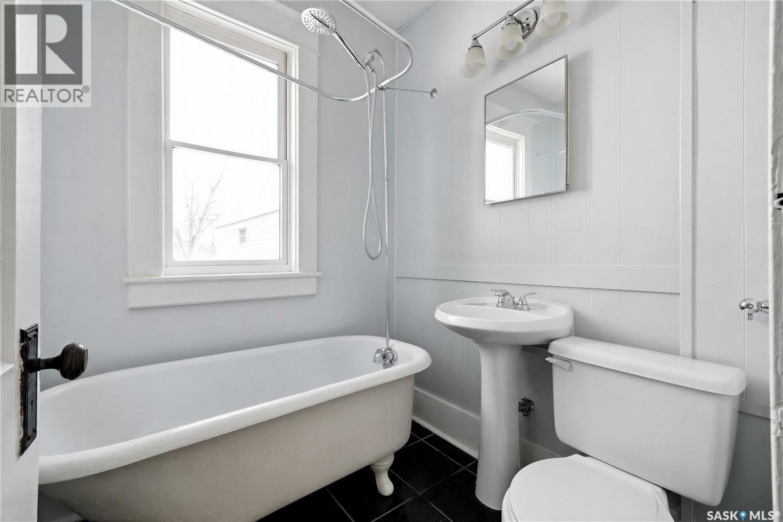 2061 Queen Street, Regina, Saskatchewan  S4T 4C2 - Photo 11 - SK048001
