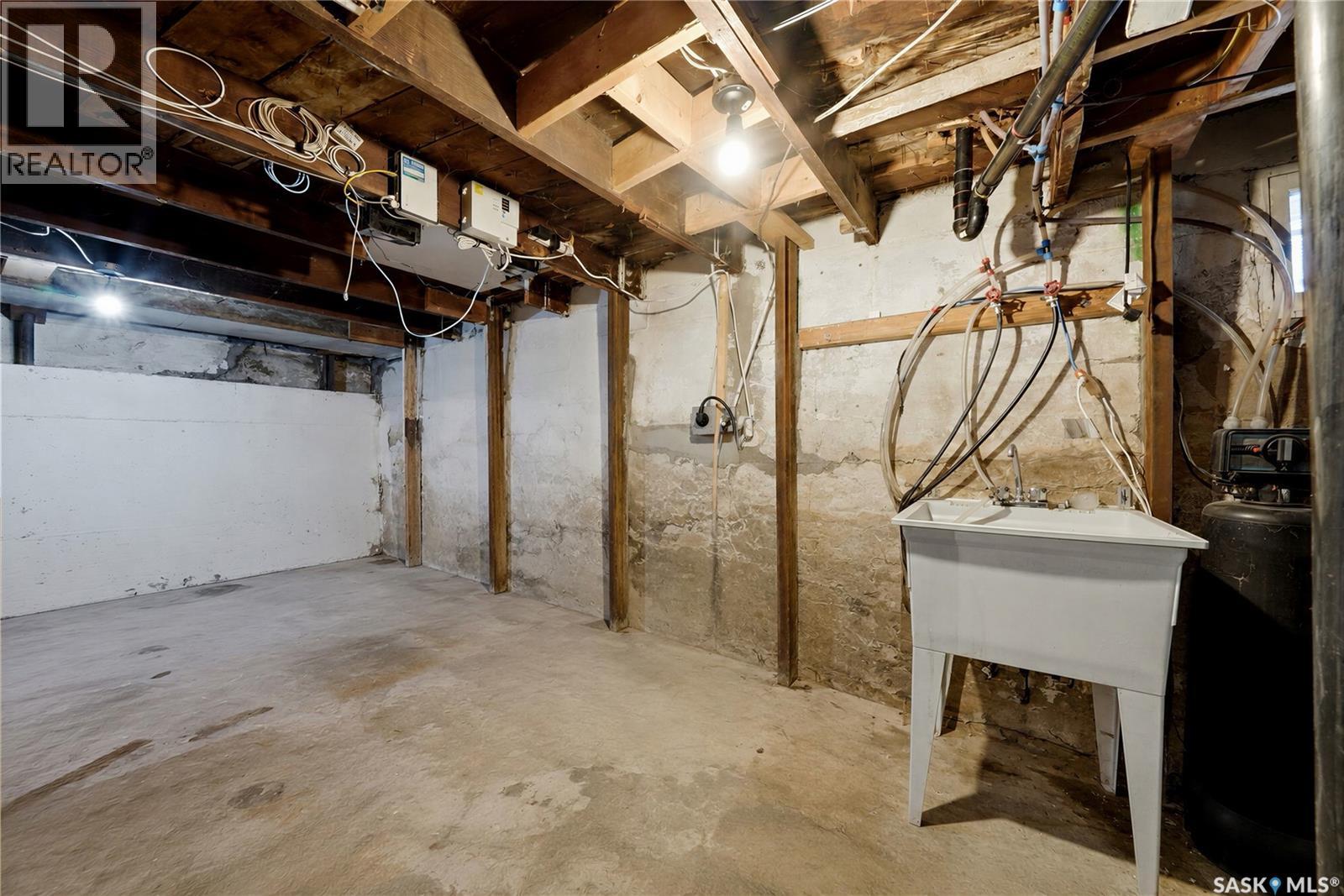 2061 Queen Street, Regina, Saskatchewan  S4T 4C2 - Photo 14 - SK048001