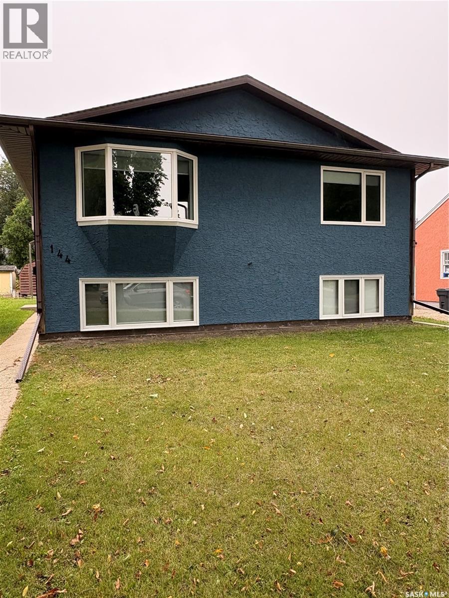 144 First Avenue N, Yorkton, Saskatchewan  S3N 1J8 - Photo 1 - SK047793