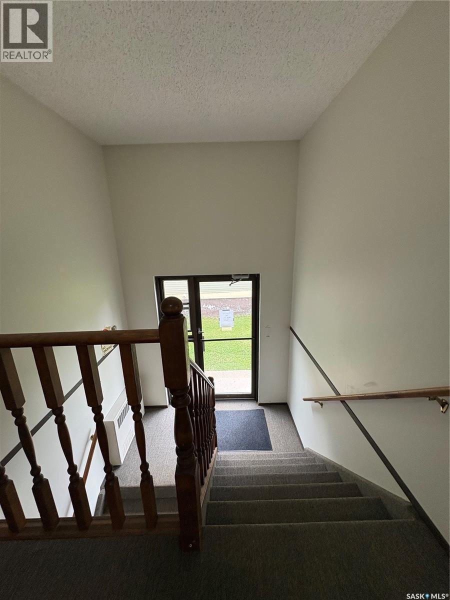 144 First Avenue N, Yorkton, Saskatchewan  S3N 1J8 - Photo 3 - SK047793