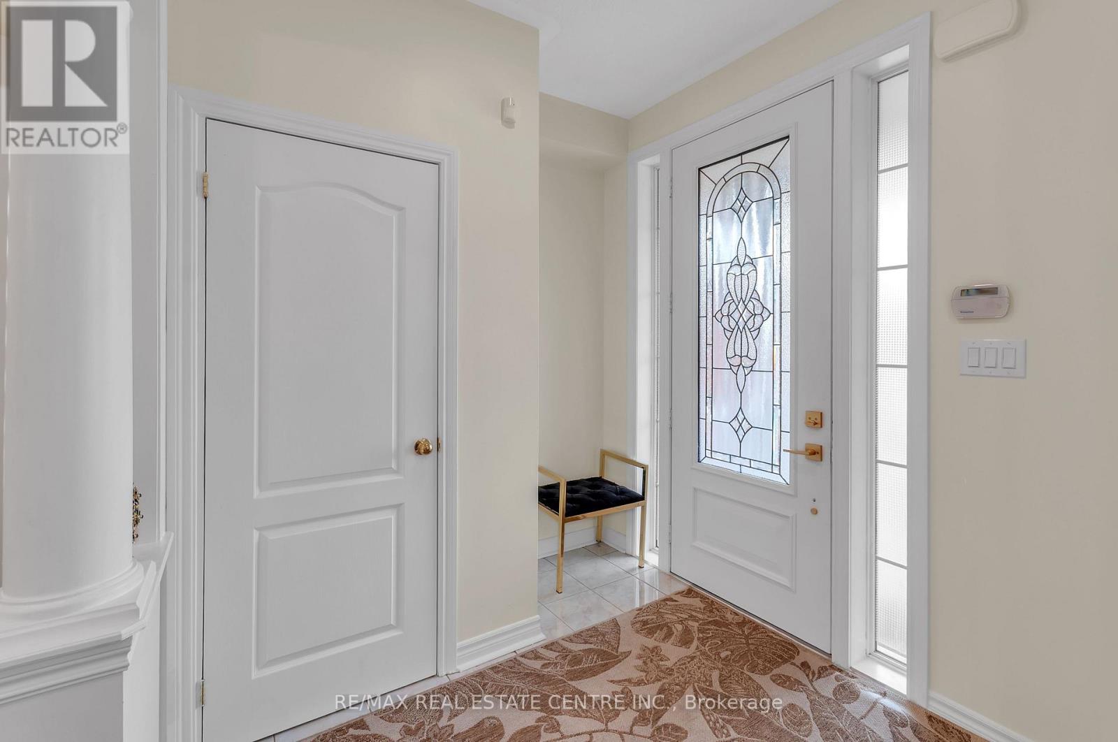 13 Lions Court, Essa, Ontario  L0M 1B5 - Photo 4 - N13761266