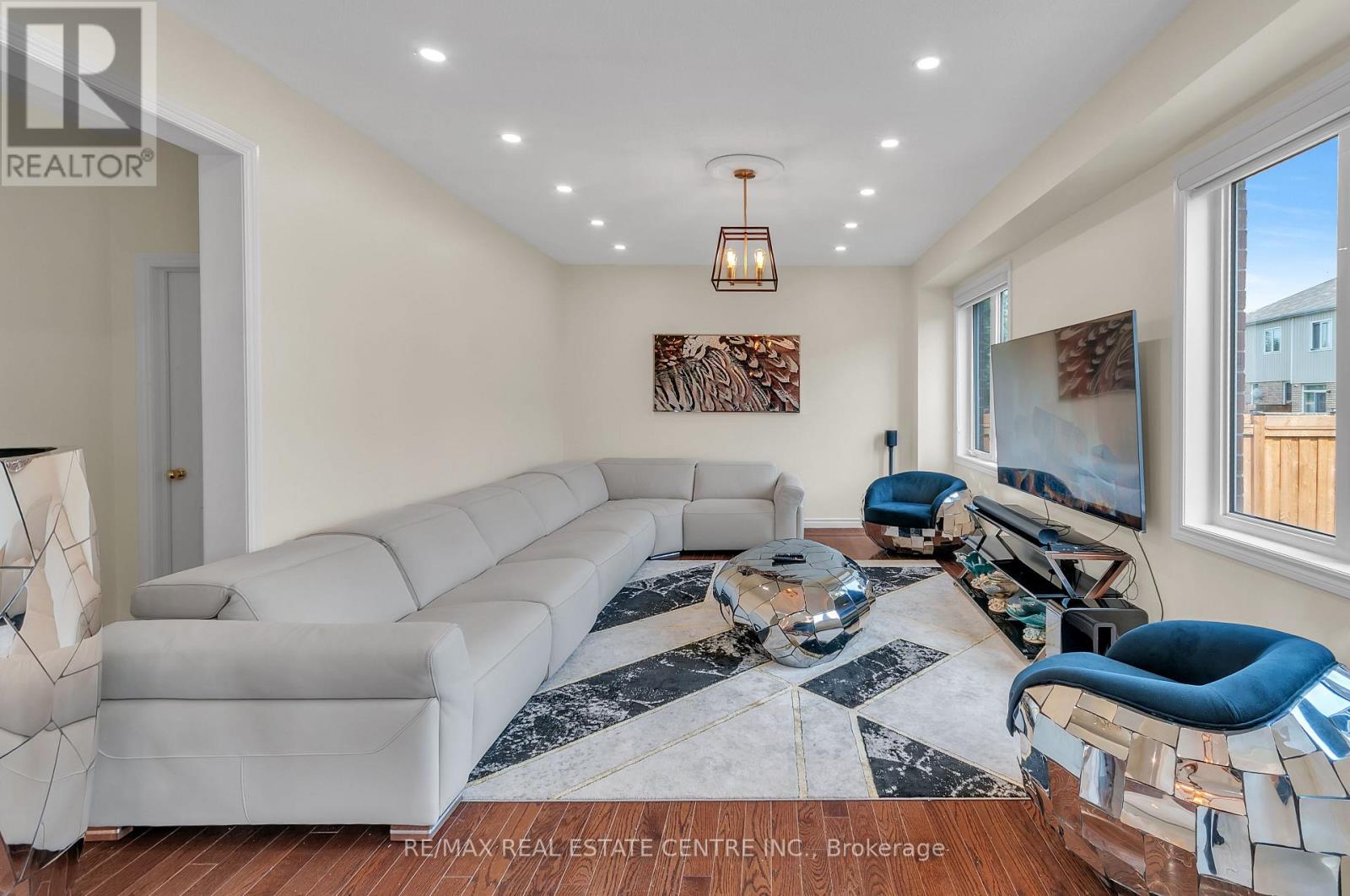 13 Lions Court, Essa, Ontario  L0M 1B5 - Photo 11 - N13761266
