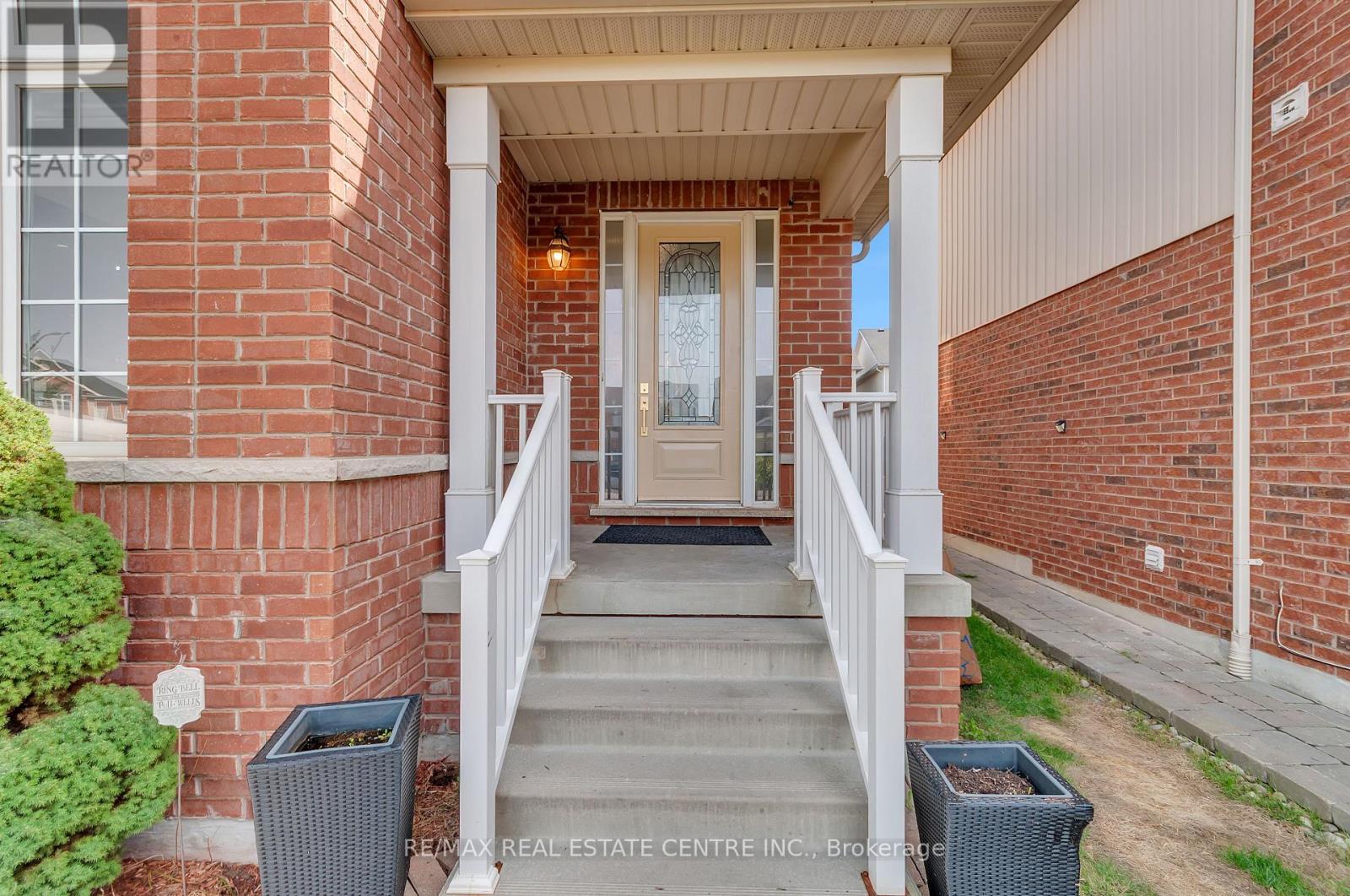 13 Lions Court, Essa, Ontario  L0M 1B5 - Photo 3 - N13761266