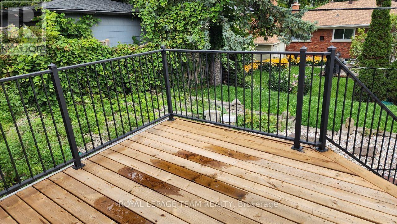 Upstrs - 1015 Pinecrest Road, Ottawa, Ontario  K2B 6B6 - Photo 17 - X13669888