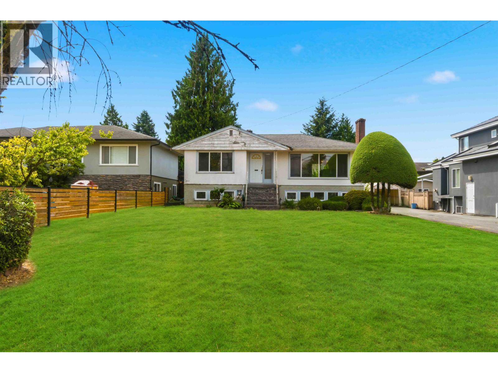 5428 Hardwick Street, Burnaby, British Columbia V5G 1R1 - Photo 2 - R3163450