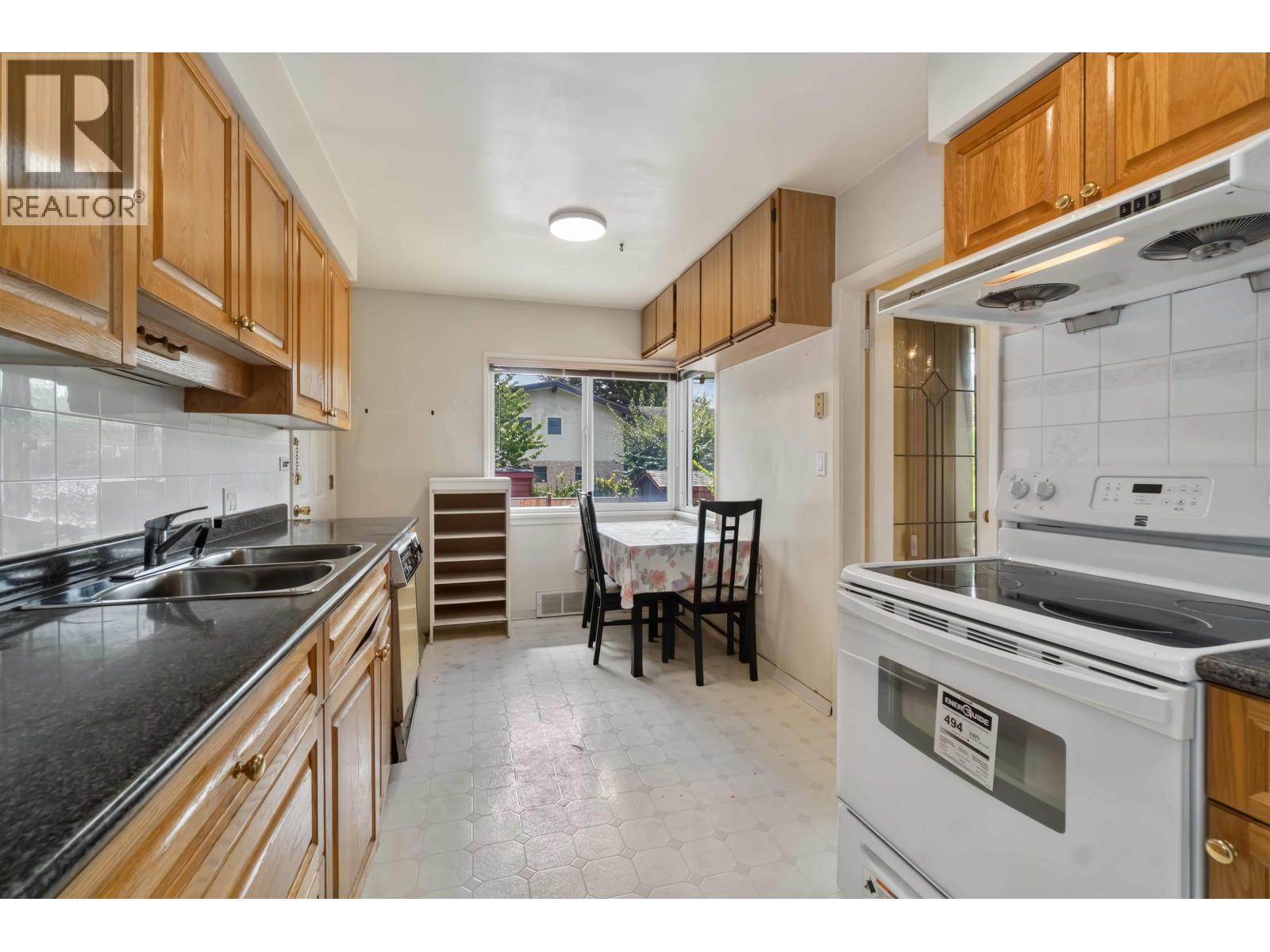 5428 Hardwick Street, Burnaby, British Columbia V5G 1R1 - Photo 12 - R3163450