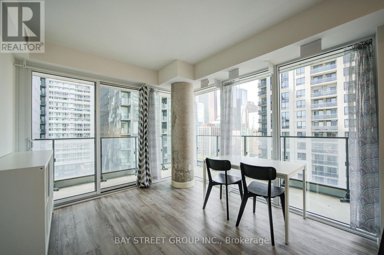 1802 - 77 Shuter Street, Toronto, Ontario  M5B 0B8 - Photo 13 - C13763304