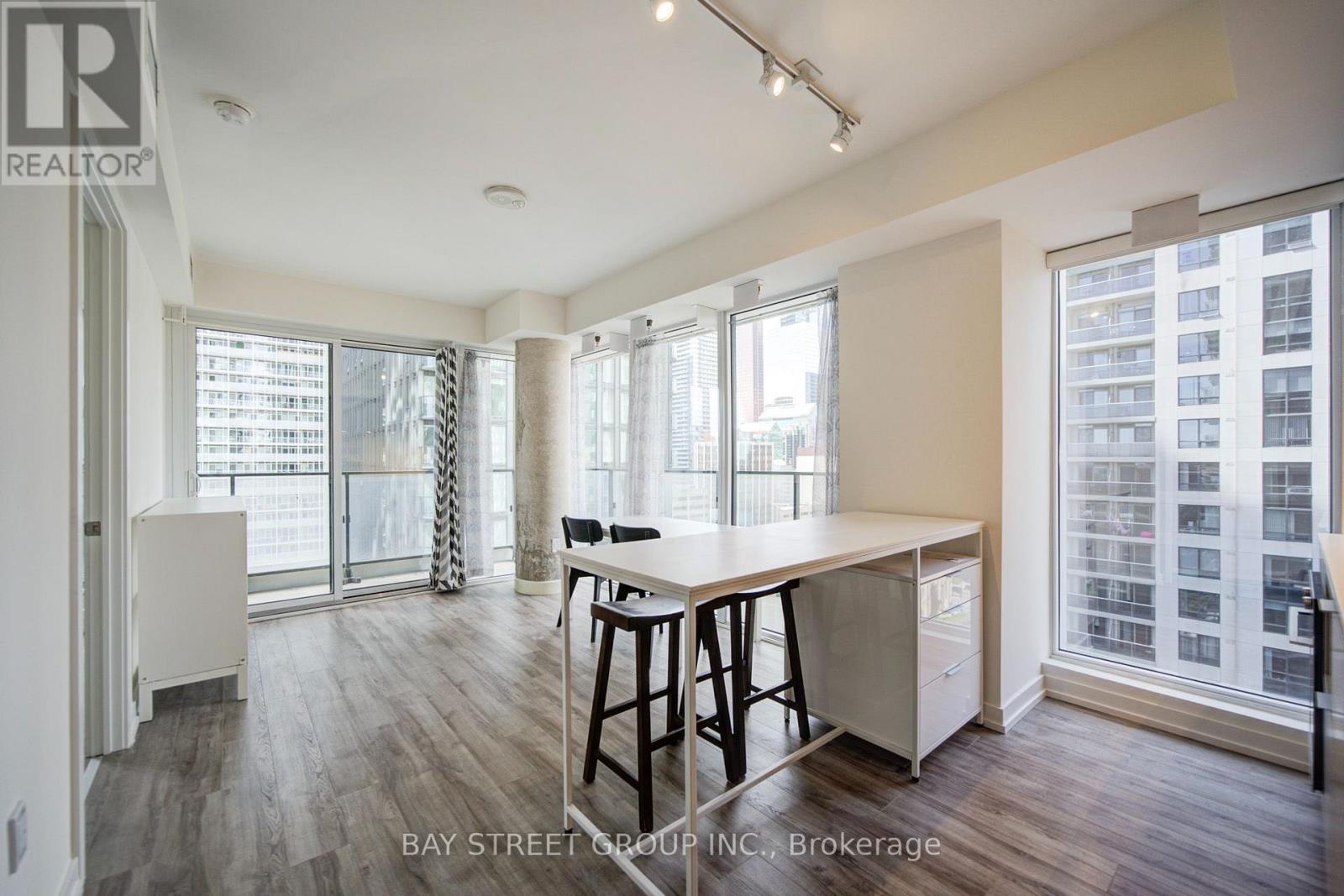 1802 - 77 Shuter Street, Toronto, Ontario  M5B 0B8 - Photo 7 - C13763304