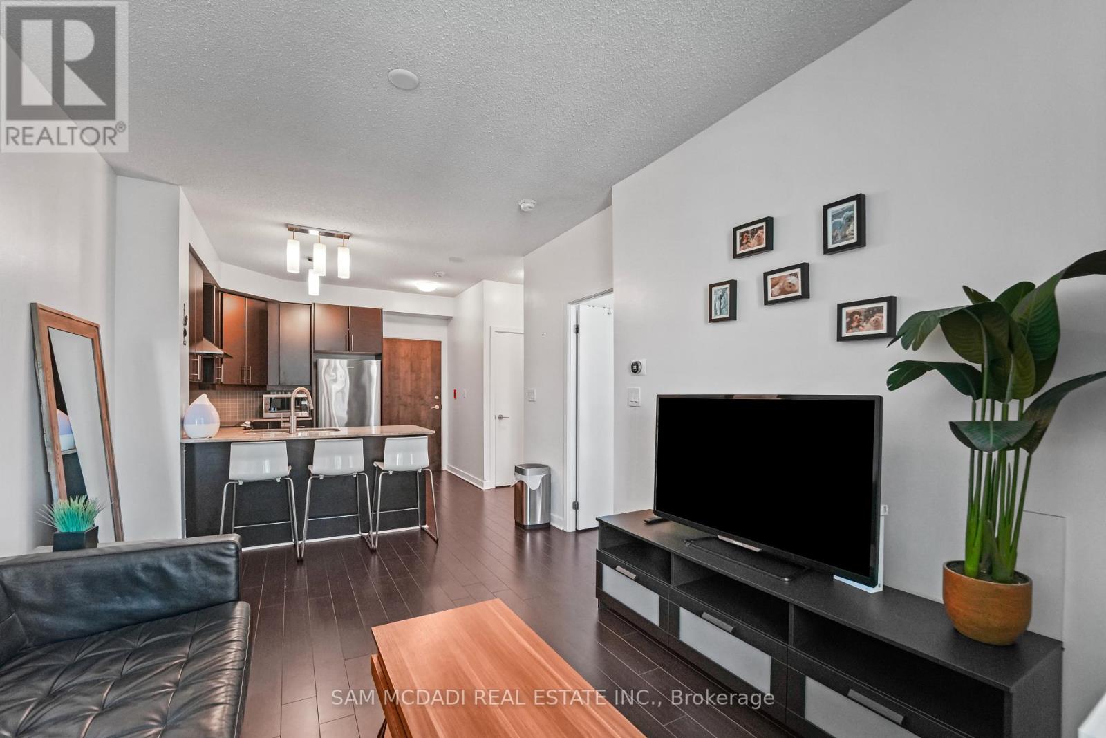 2304 - 18 Harbour Street, Toronto, Ontario  M5J 2Z6 - Photo 10 - C13763394