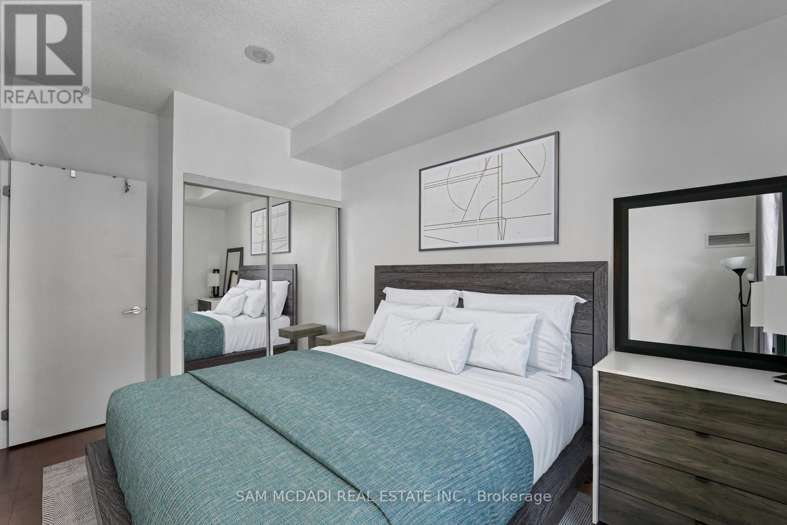 2304 - 18 Harbour Street, Toronto, Ontario  M5J 2Z6 - Photo 12 - C13763394