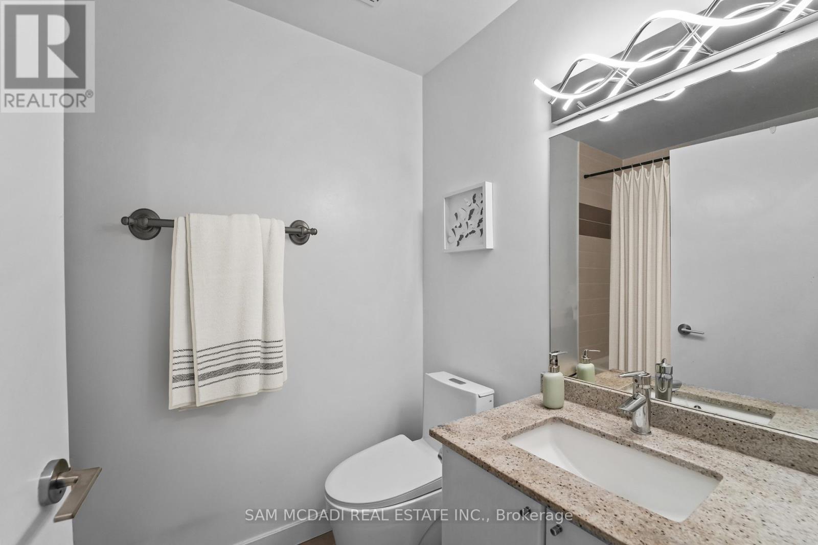 2304 - 18 Harbour Street, Toronto, Ontario  M5J 2Z6 - Photo 14 - C13763394